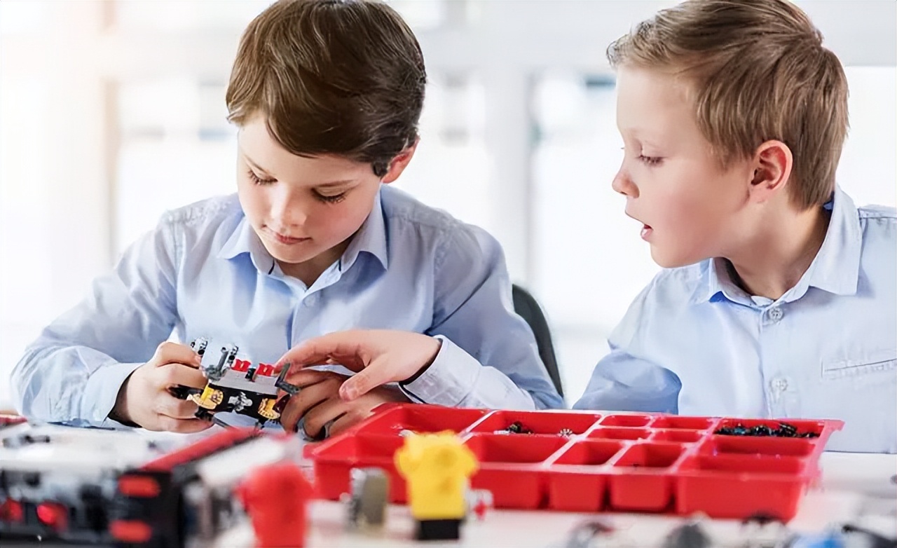 当孩子遇到朋友不跟他玩怎么办,怎样引导孩子不跟别人玩