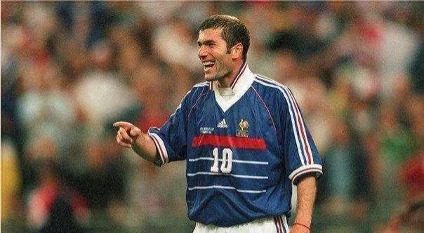 足坛防守反击第一人,足坛进攻最多的球员