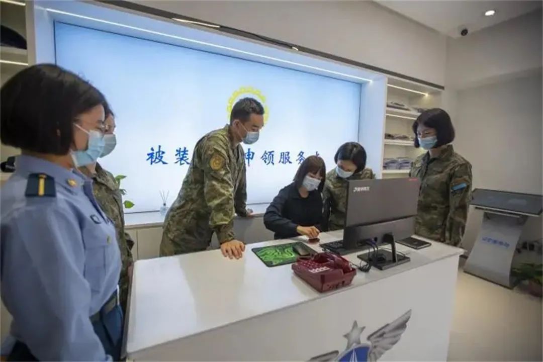 部队被装开箱,部队被装