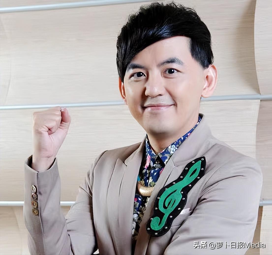 这瓜太炸裂了！强吻少女拍裸照，他说变态是受亲妈偷情影响