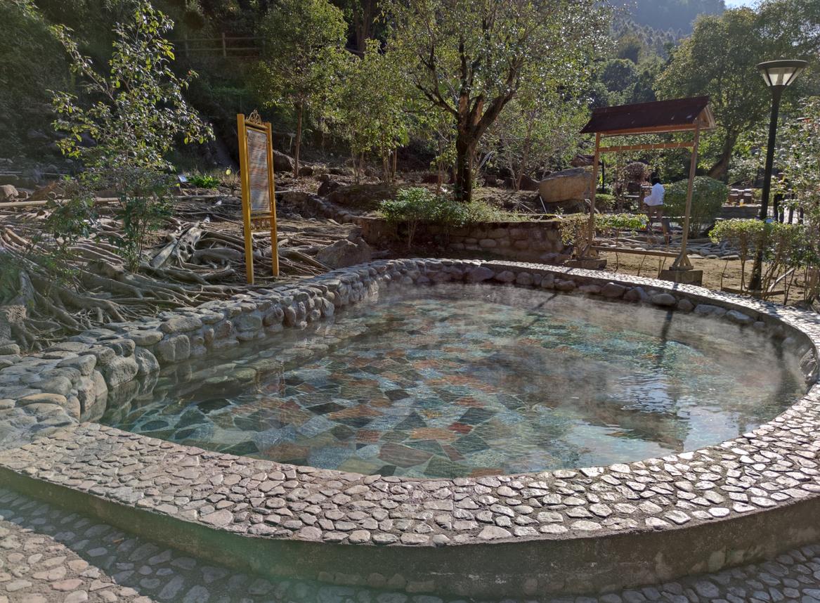 清远避暑温泉山庄,清远森林温泉