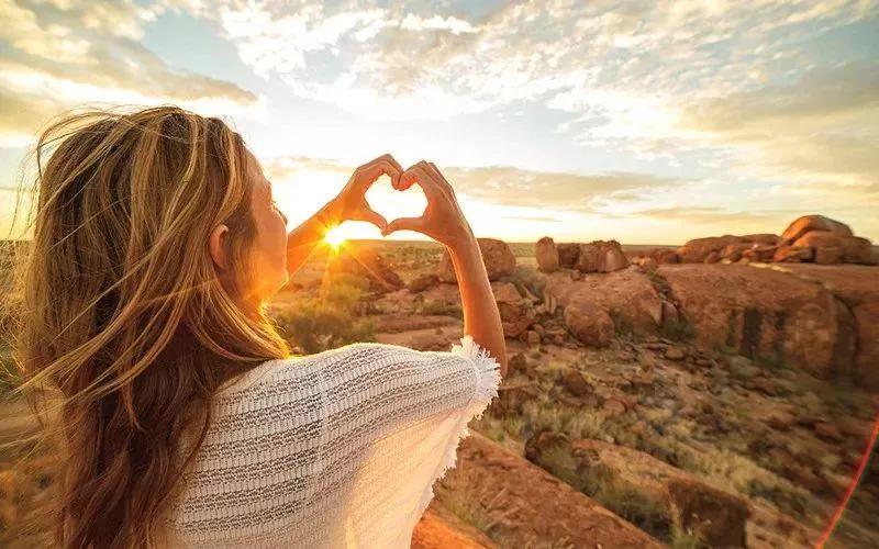 身处浮躁的我们应该如何克服浮躁,克服浮躁心理首先是要把心静下来