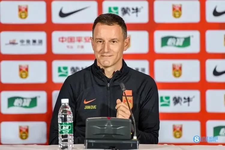 赢球才重要，既想赢又踢的好看，这个要求对于中国球队太高