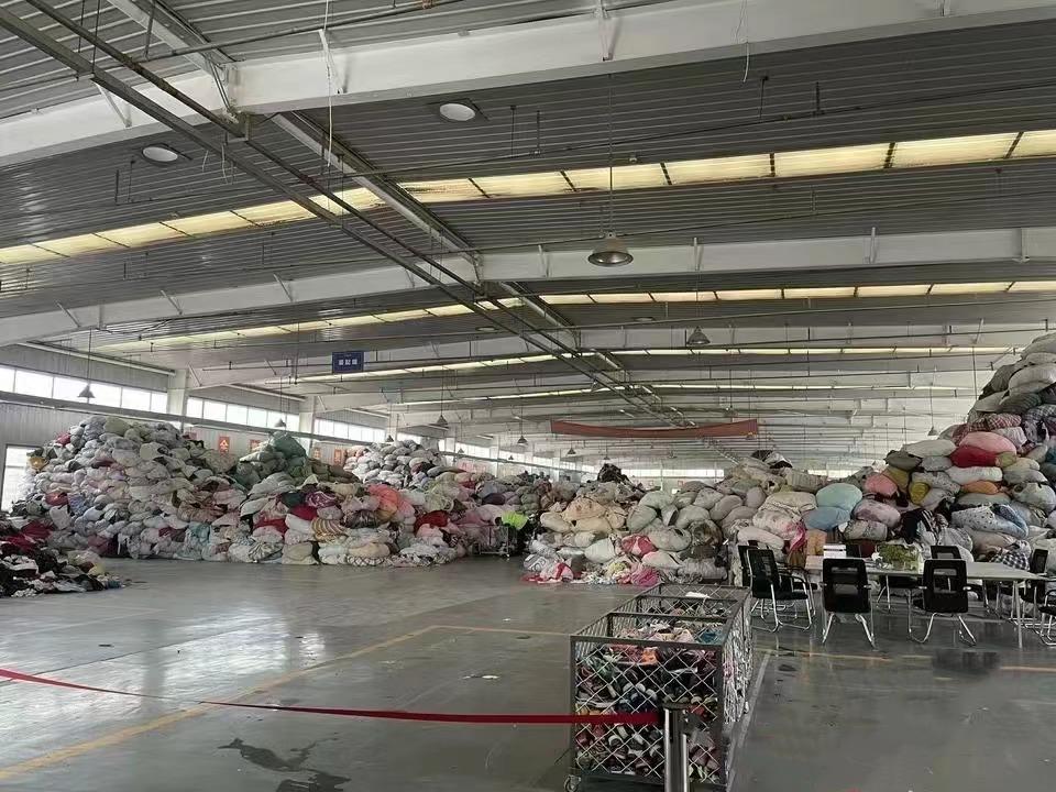 西安回收旧衣服怎么赚钱,西安旧衣回收厂家联系方式