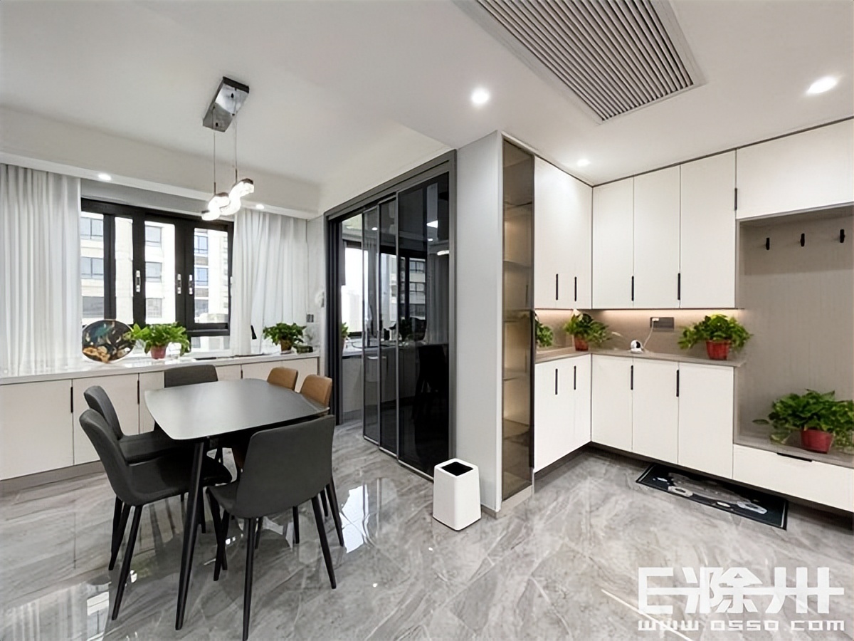 驱车一小时看了一个二十米的古镇,驱车半个小时才到达目的地