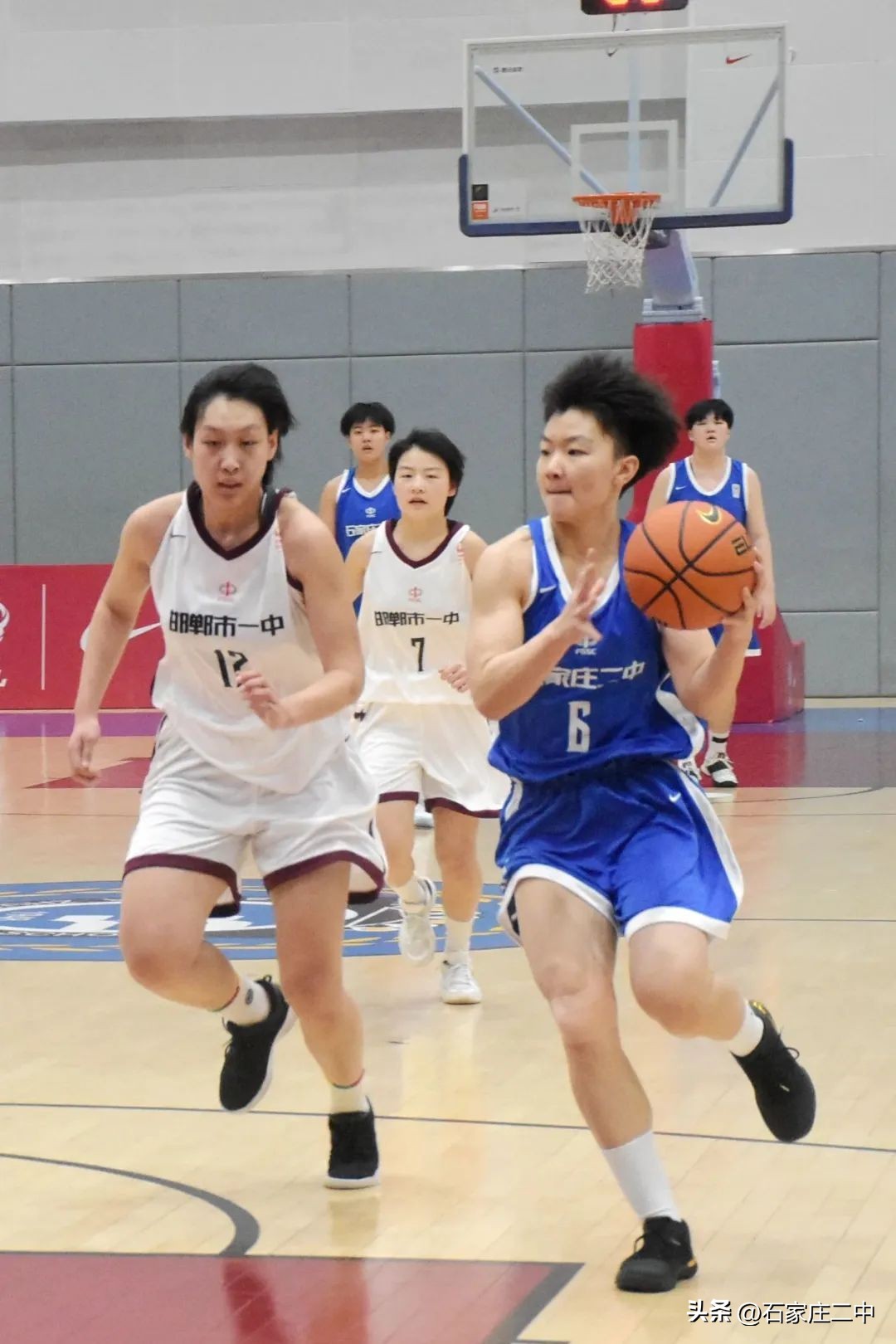 王者荣耀!2022—2023赛季耐克中国高中篮球联赛(河北赛区),石家庄二中男、女篮再次双双夺冠!