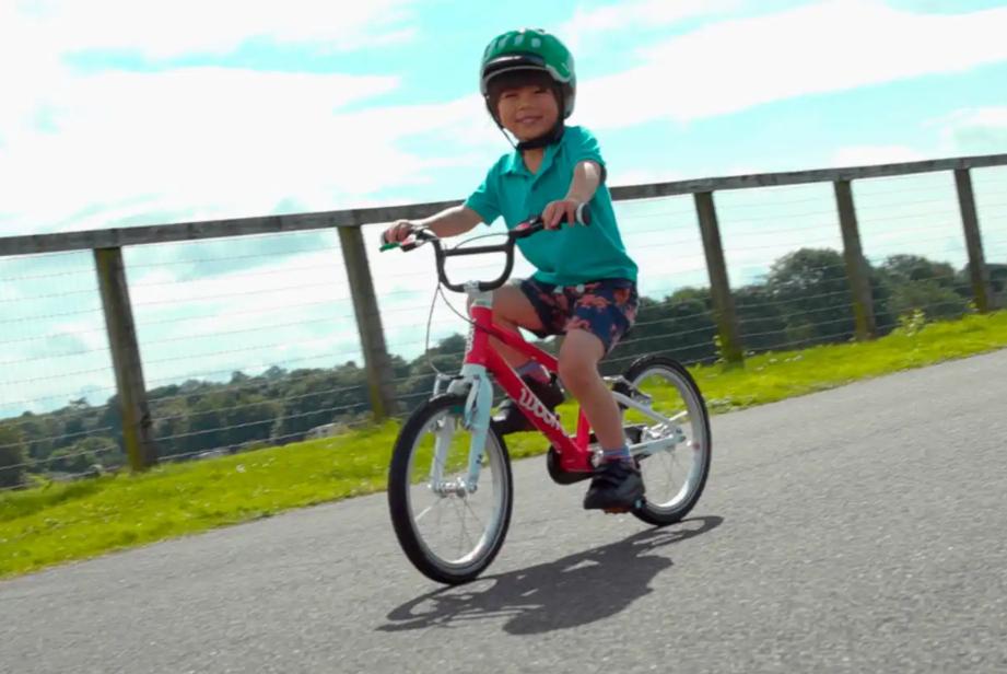 怎样教会孩子骑自行车,小孩如何快速学会骑自行车步骤