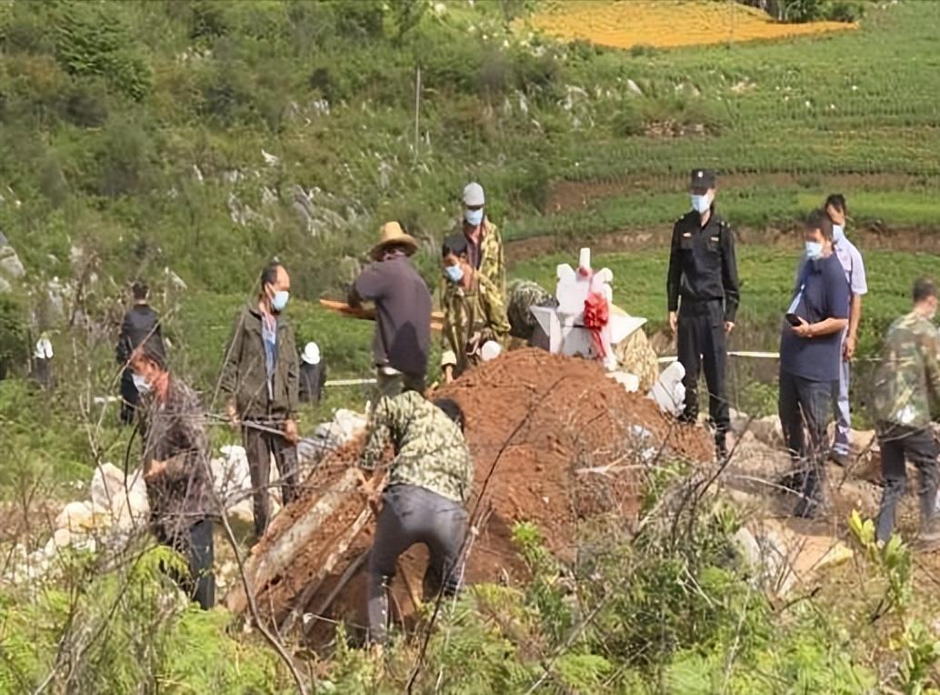 丧葬改革再出新动作,平坟迁坟政策