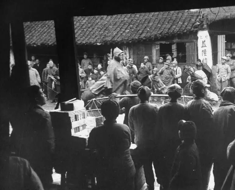 国民*党**败退台湾后，六十万大军要结婚，蒋介石：未满38岁，不准结