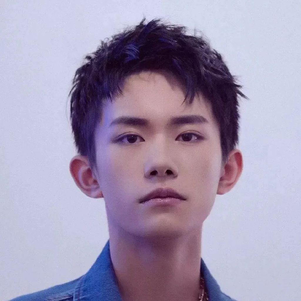 一款最帅气的男士发型,成熟男士头发稀少适合剪什么发型