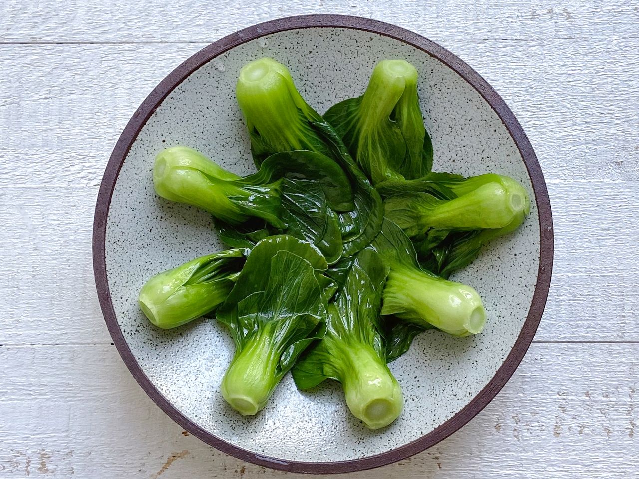 鲍鱼红烧用活的还是干的,鲍鱼红烧带壳