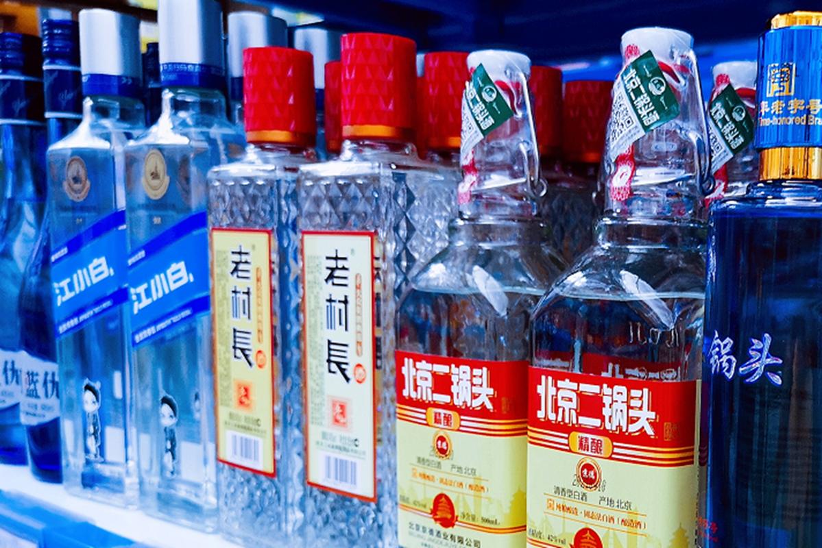 无论去谁家喝酒，这3件事切记不要做，不然再好的感情也会破裂