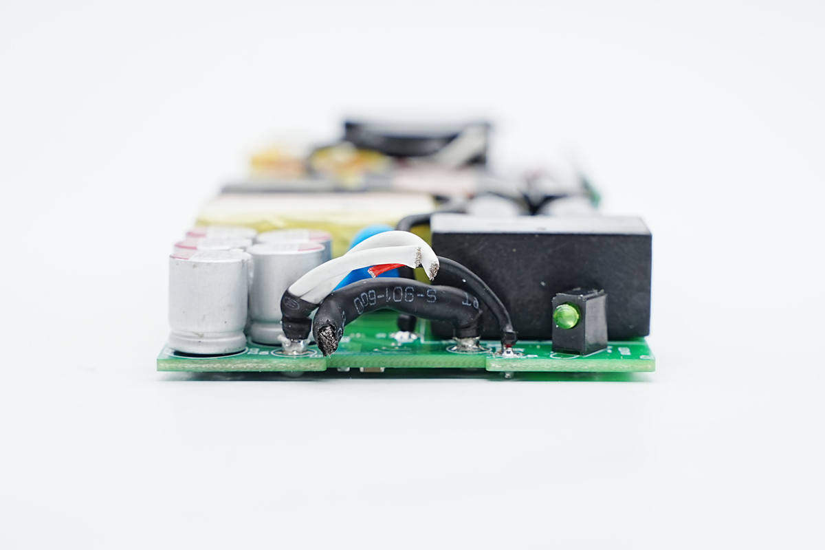 雷蛇笔记本氮化镓适配器,雷蛇330w氮化镓适配器