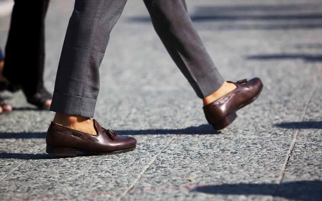 牛仔裤裤脚分叉怎么卷裤脚,阔脚裤怎么卷裤脚不易掉男