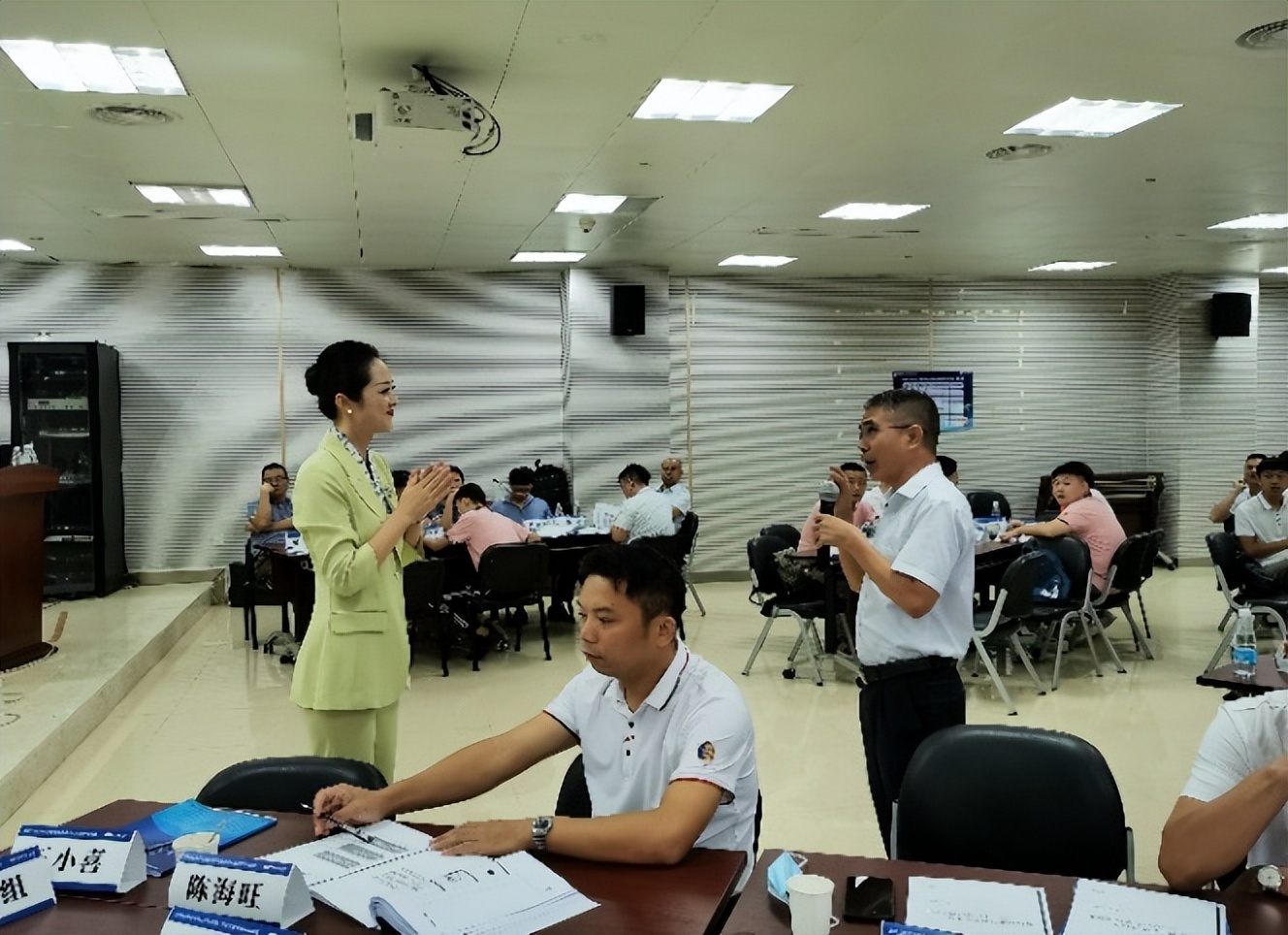 鍟嗗姟瀹磋绀间华鐨勭壒鐐瑰強娴佺▼,鍟嗗姟鎺ュ緟绀间华鍩硅瀹屾暣鐗坧pt