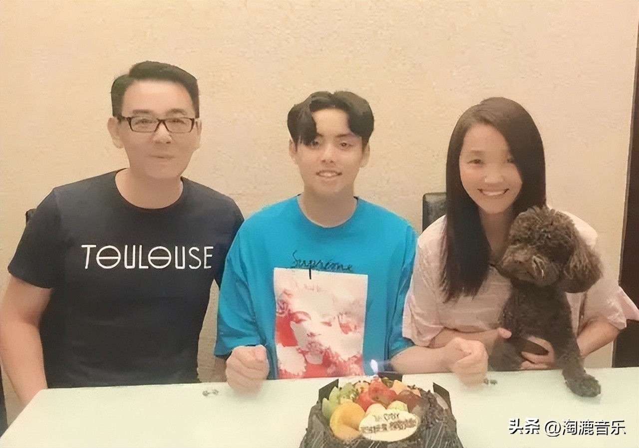 大骂张智霖，嫁给三级片演员，她这半生过得够本儿了