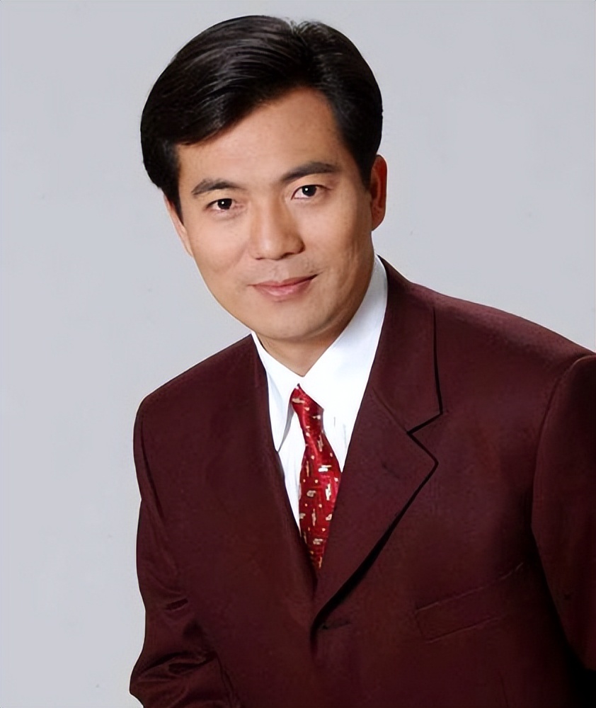 黄健翔前妻孙颖现状,黄健翔一家近照