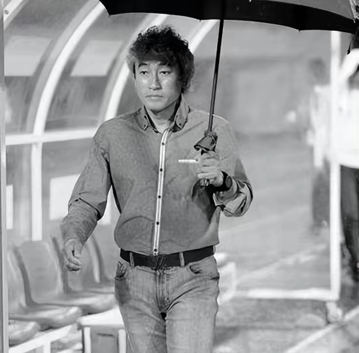 韩国足坛大震动！高层辞职，曾经涉*球赌**员自杀谢罪，中国无人忏悔