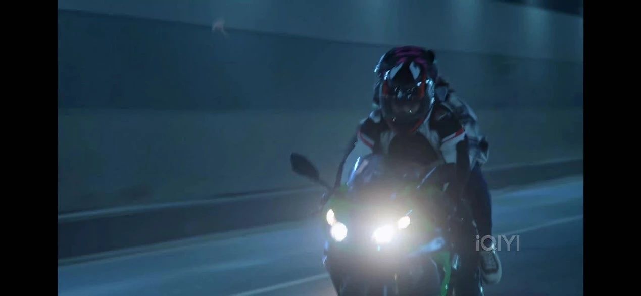 摩托车注定是被误解和歧视,狂飙不文明行为