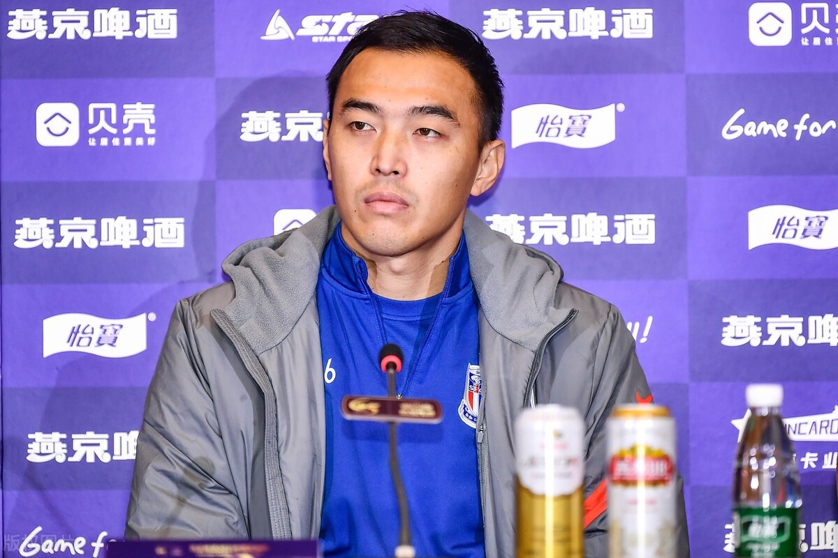 冯潇霆谈国足与日韩差距,冯潇霆对话国足完整版