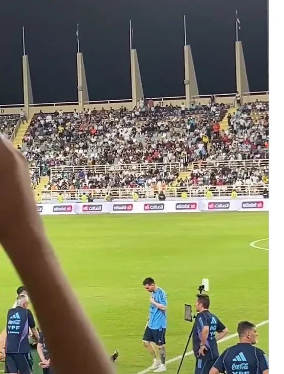 中国小伙徒步环球世界,中国小伙骑行2000公里到达卡塔尔