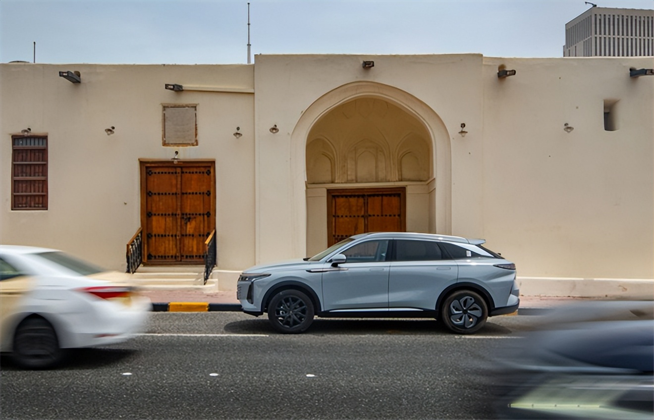 《跟着瑶光看世界》，用多项“第一”掀起短视频营销风暴