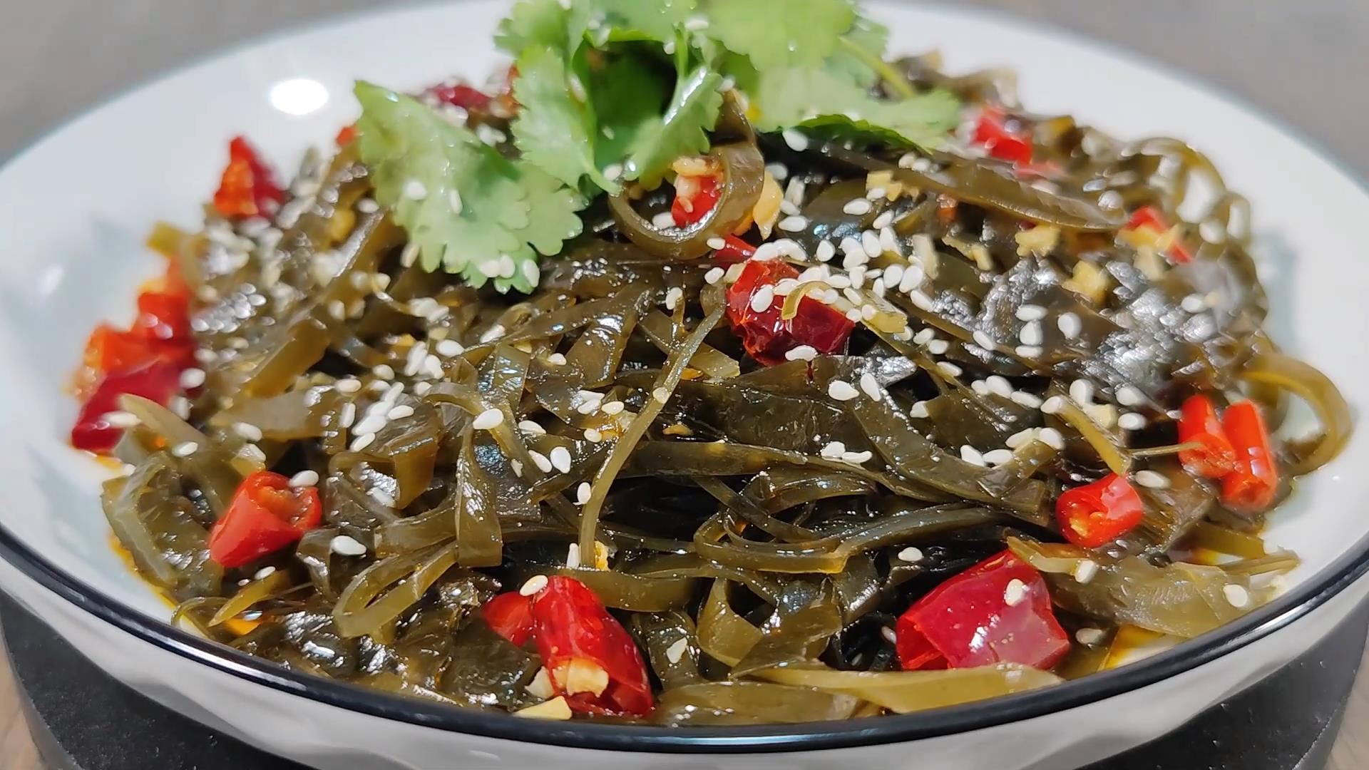 海带丝怎么快速去咸味,凉拌海带怎么去海带的腥味