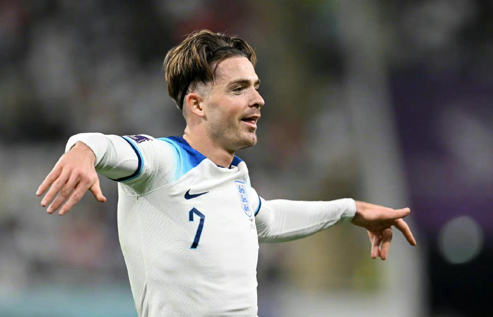 英格兰大胜被一暖心动作抢走风头，当事人发文解释后2小时获赞54万