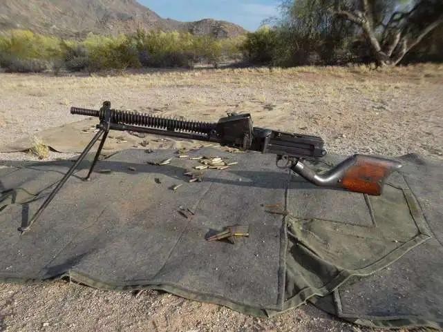 歪把子轻机枪为什么成为日军噩梦,日本歪把子机枪缺点