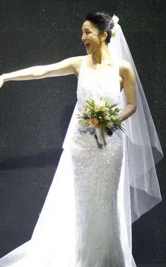 易梦玲网红衣服,易梦玲穿迪奥古董高定