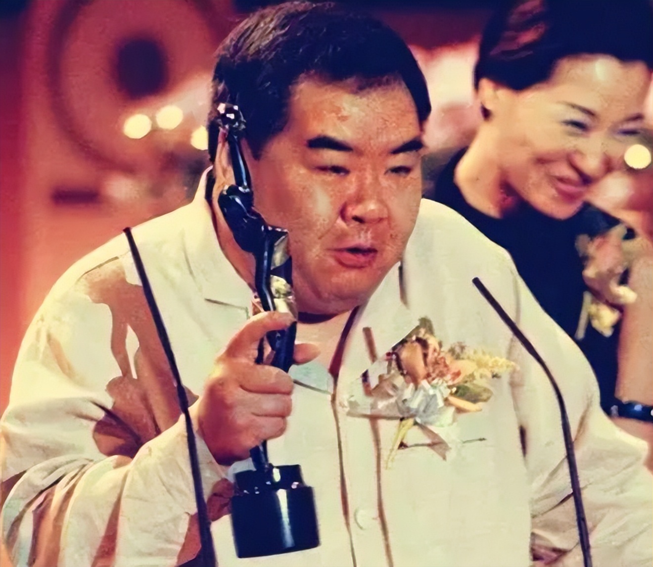 看上去很瘦体重却很重的明星,发福最明显的5位明星