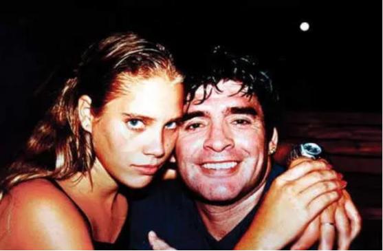 球王马拉多纳历任女友,球王马拉多纳的一生