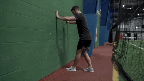 深蹲膝盖内收该如何矫正,深蹲膝盖内扣很疼该怎么改正