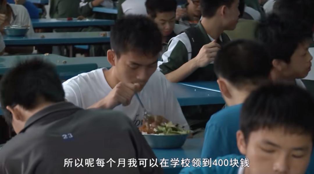 唐尚珺父亲因超生被丢教师工作，患舌癌到死都不知道儿子没上大学