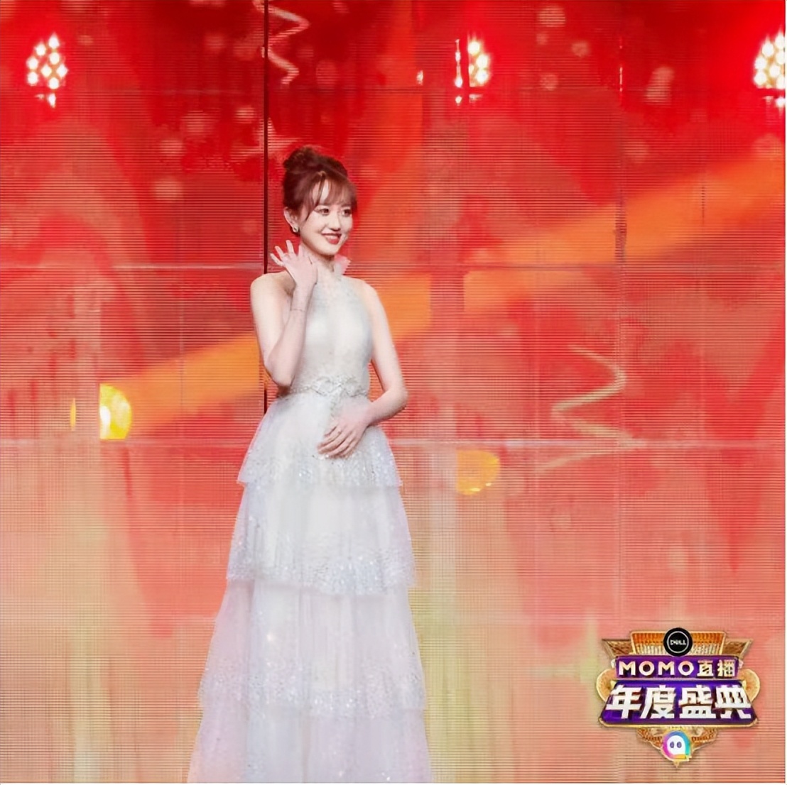 陌陌神兔舞蹈视频,百变神兔抖音直播