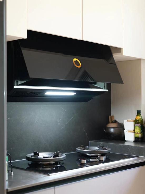 海归美女建筑师巧装89平小家电视柜里竟藏隐形门