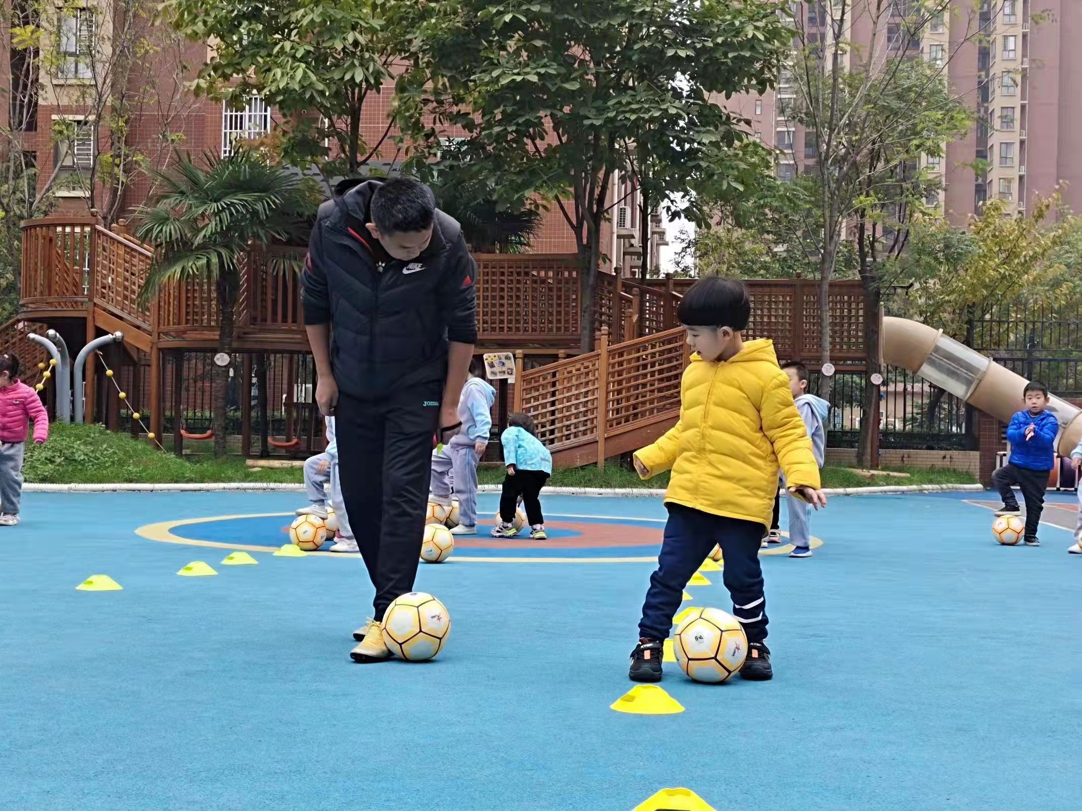 全国首批足球特色幼儿园,西安市莲湖区省级示范幼儿园