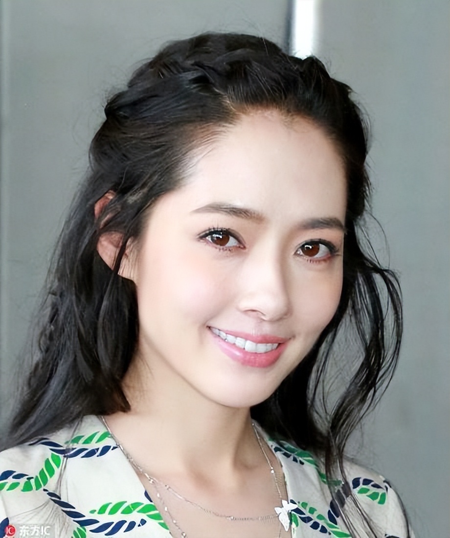 齐腰长发发型扎法日常,长发拍身份证发型怎么扎