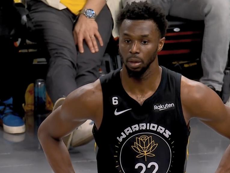 库里打疯了一战创4大纪录,打疯的库里