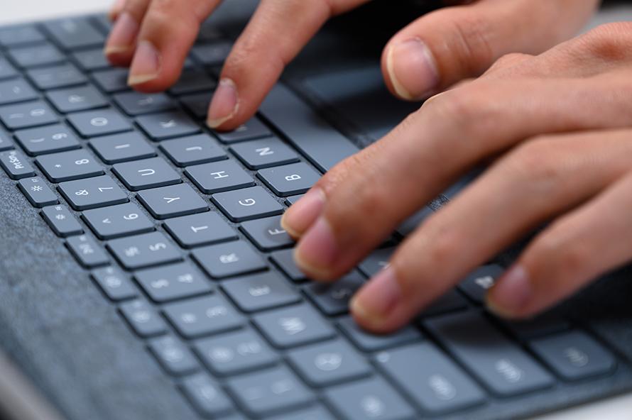 微软surfacelaptopgoi5,微软SurfaceGo3评测