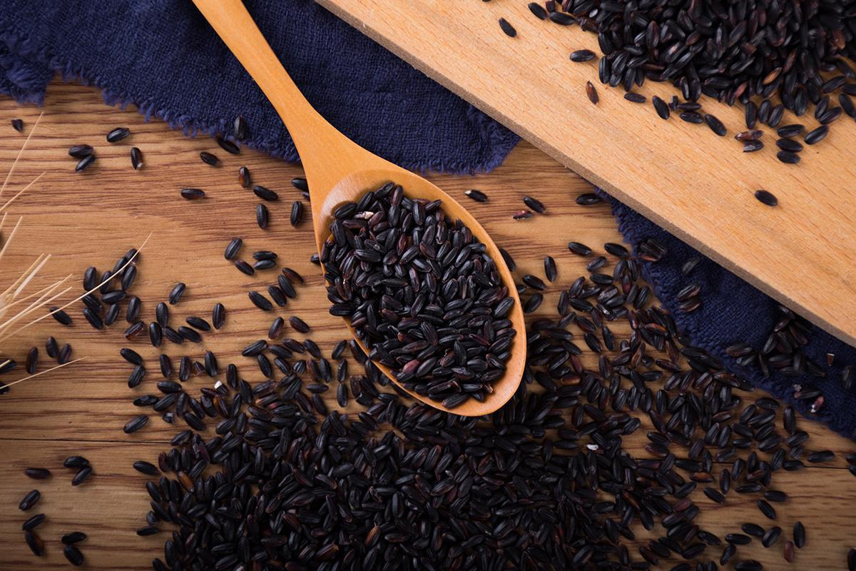 常吃黑米会解黑便吗,常吃黑米粥有什么好