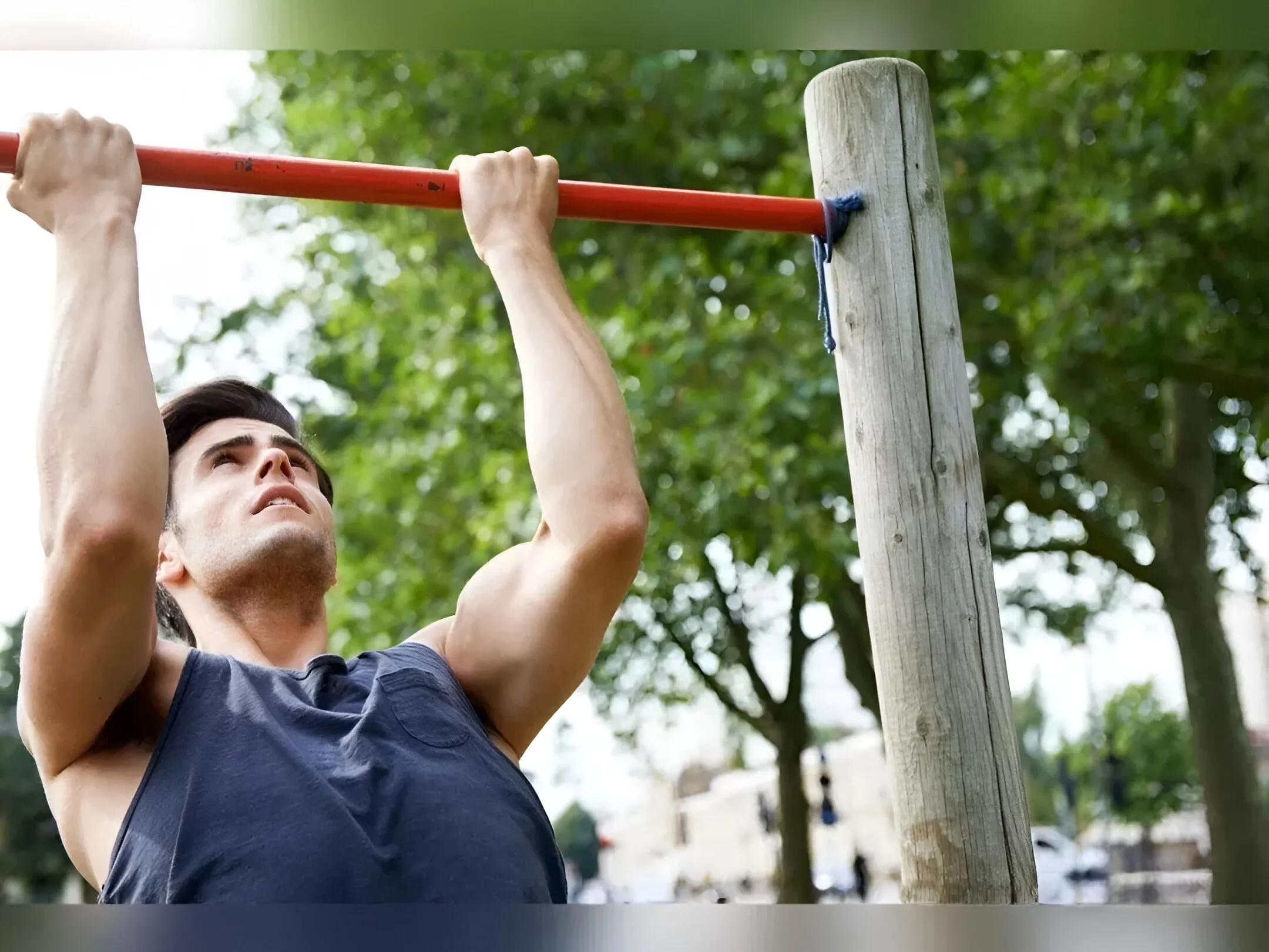 引体向上拉不上去先训练什么,引体向上能拉5个该怎么提高