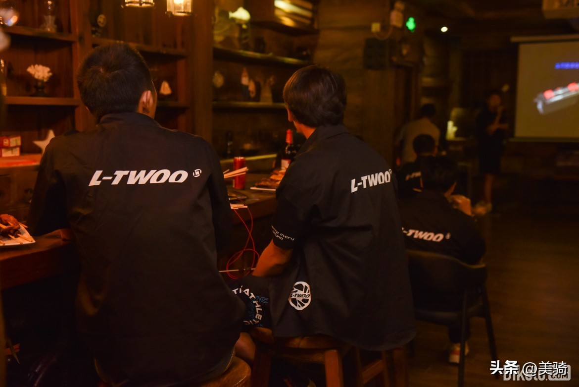 java全碳纤维油压碟刹改装,公路车碟刹电子变速套件推荐