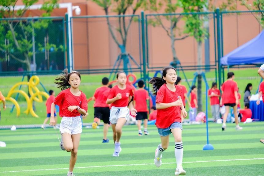 把握孩子身高发育的分水岭,男孩15岁身高偏矮小