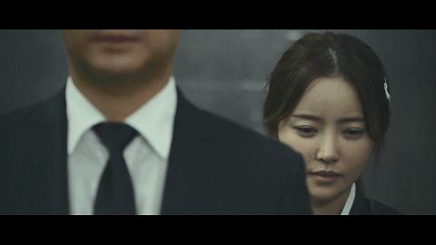 大部分的婚外情无非是寂寞的相遇,婚外的情最好的做法是放下