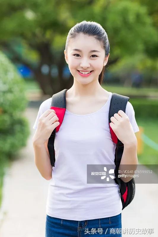 自律极简生活7——闺女用从牙缝里省出来的钱,给我买了一双耐克