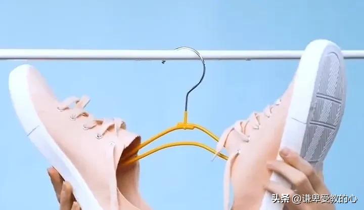 生活小妙招衣架妙用,衣架怎么挂衣服生活小技巧