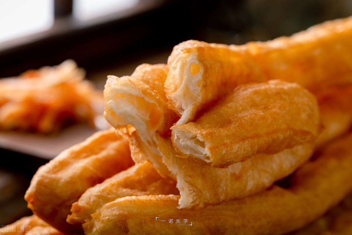好吃的香酥大油条放了什么配料,香酥脆皮大油条的真实做法