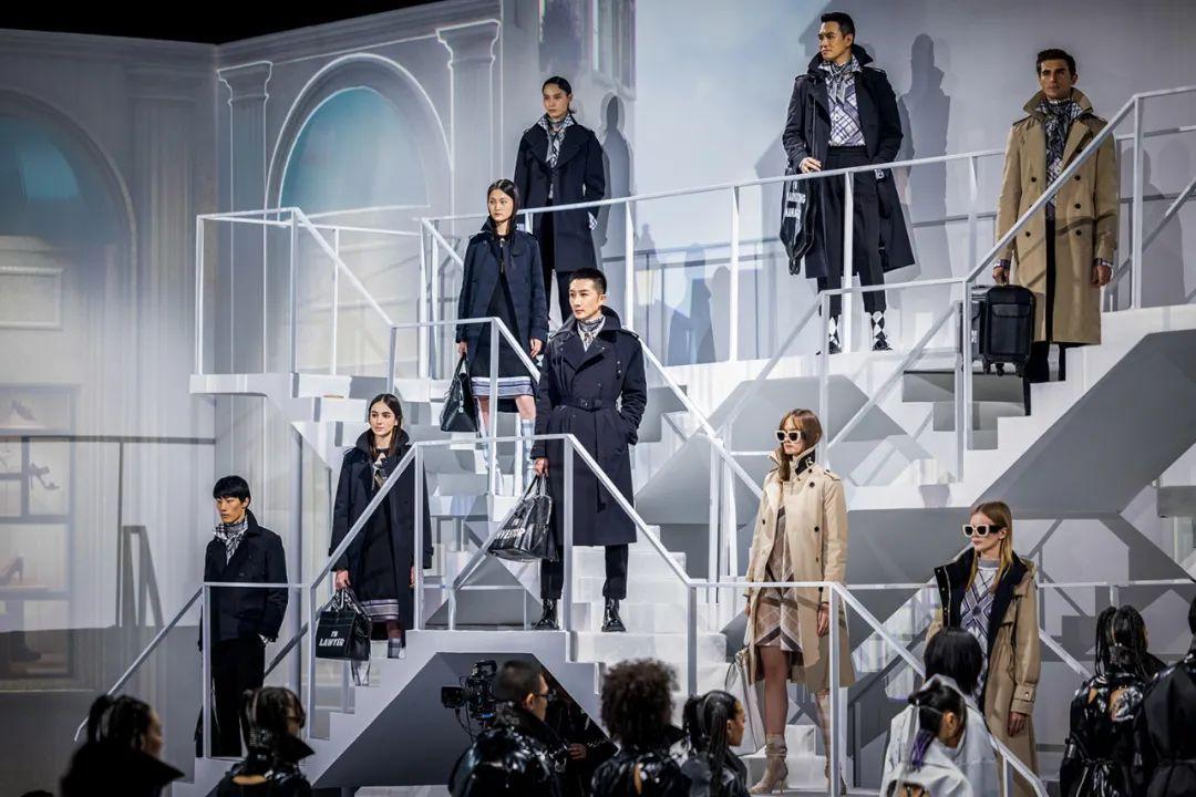 2021-2022冬季羽绒服行业网络关注度分析