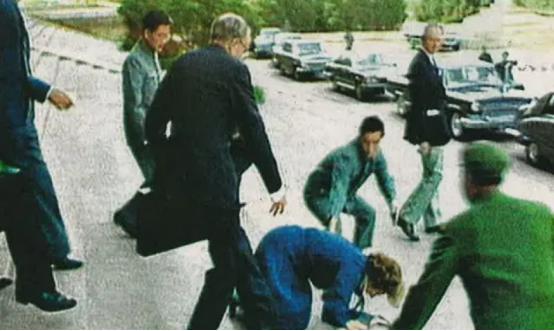 1997年香港回归前夕，英国34艘军舰侵犯南海，这是为何？